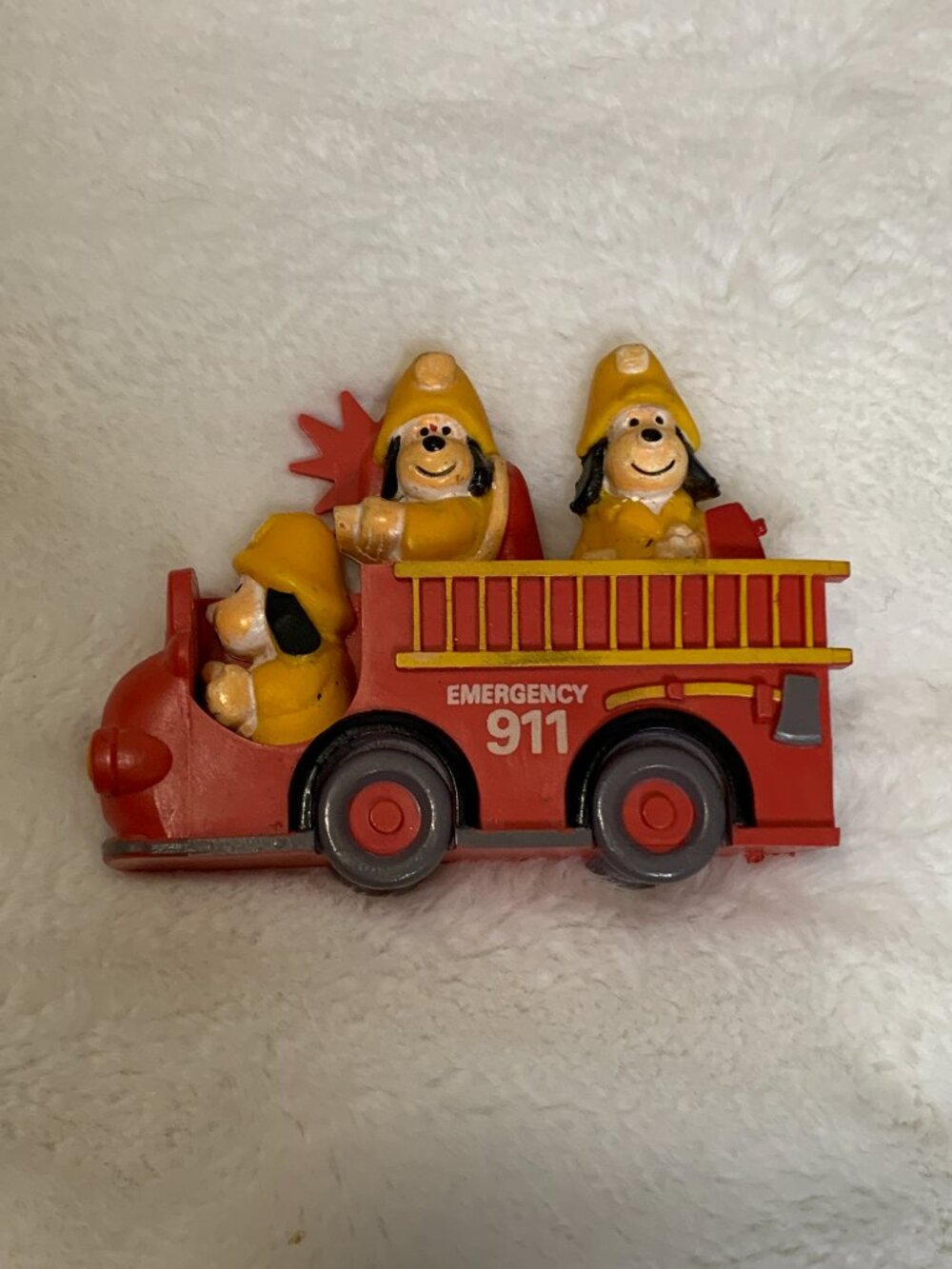 Vtg. GIFTCO Memo Buddies Emergency 911 Anthropomorphic Refrigerator Magnets Set